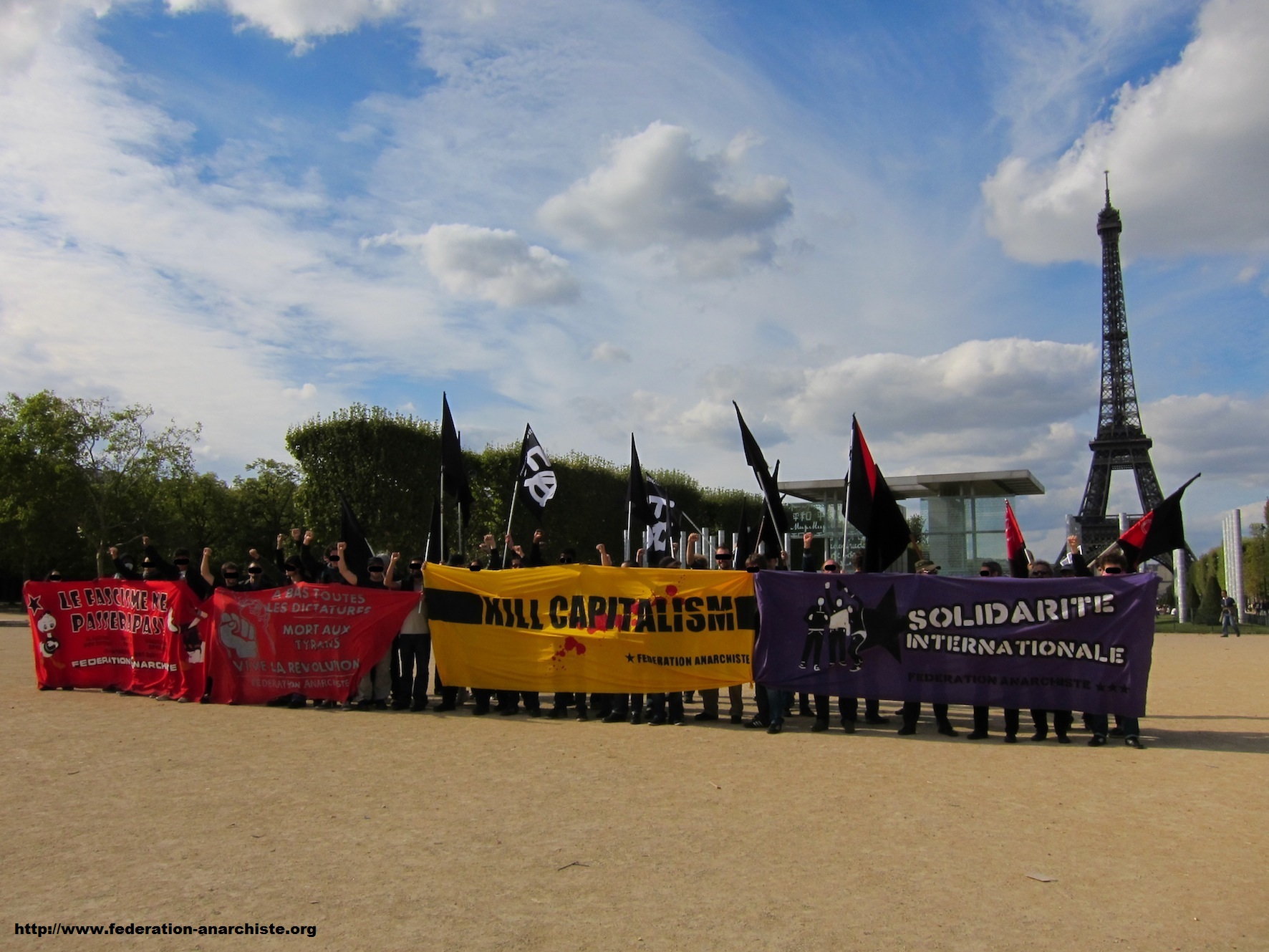 Paris demo anarchist solidarity with Belaris prisoners - 22/9/2012