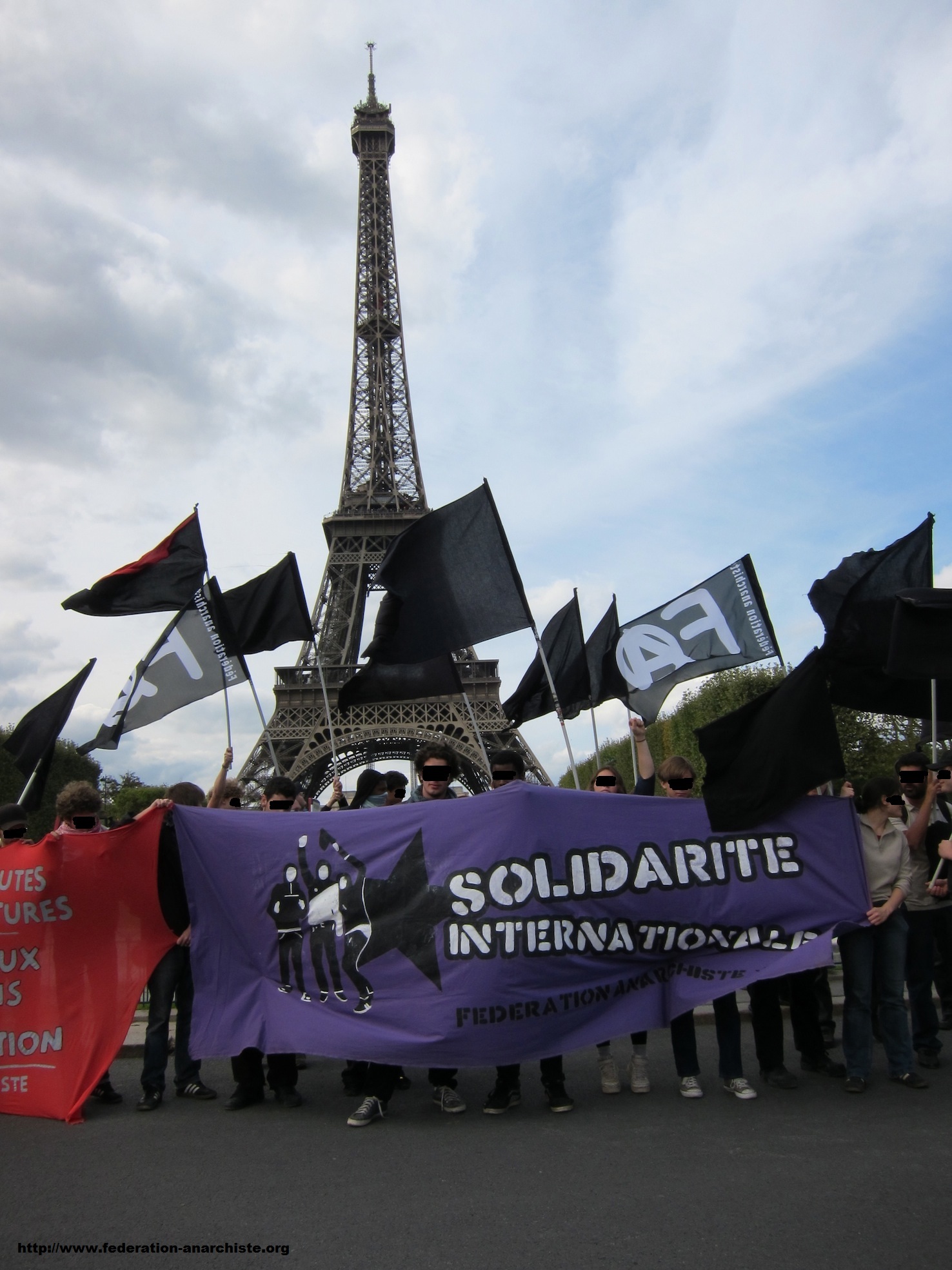 Paris demo anarchist solidarity with Belaris prisoners - 22/9/2012