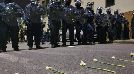 Flowers vs Batons - Police Attack Second Bristol #KillTheBill Protest